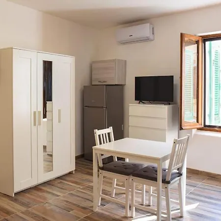 Center Little - 2 - Apartman *